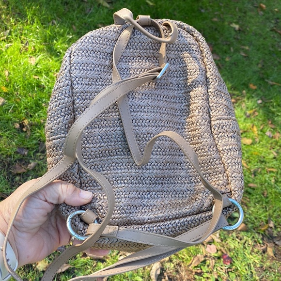 Vera BRADLEY STRAW MINI BACKPACK WITH FISH EMBROIDERED - Picture 3 of 13